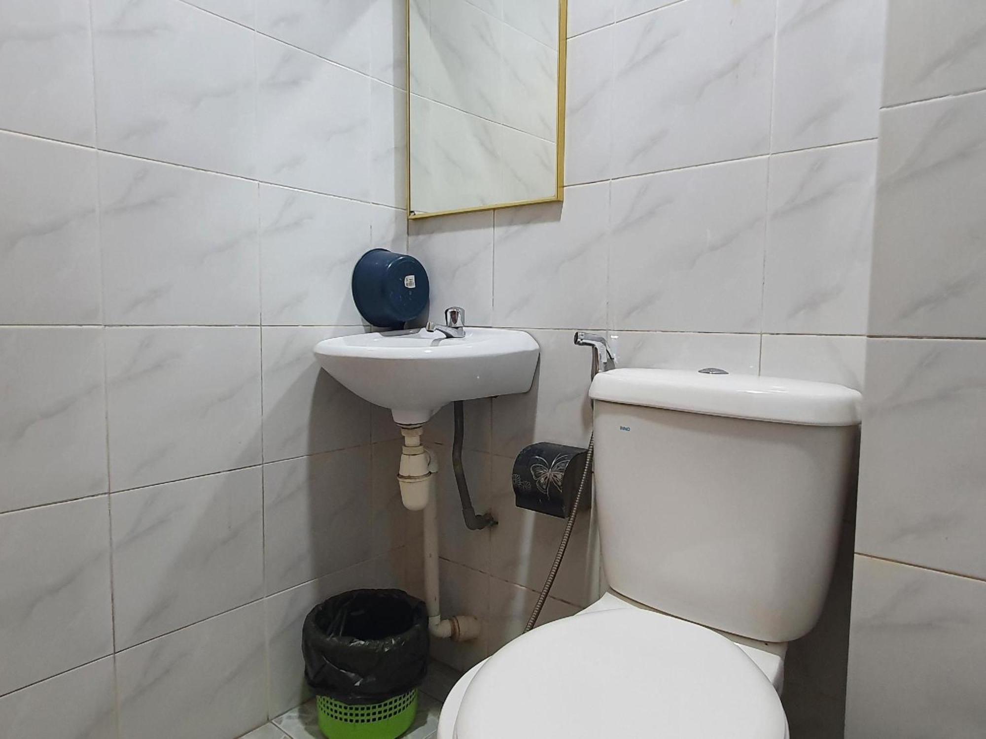 Oyo 90964 Melody 88 Inn Мири Экстерьер фото