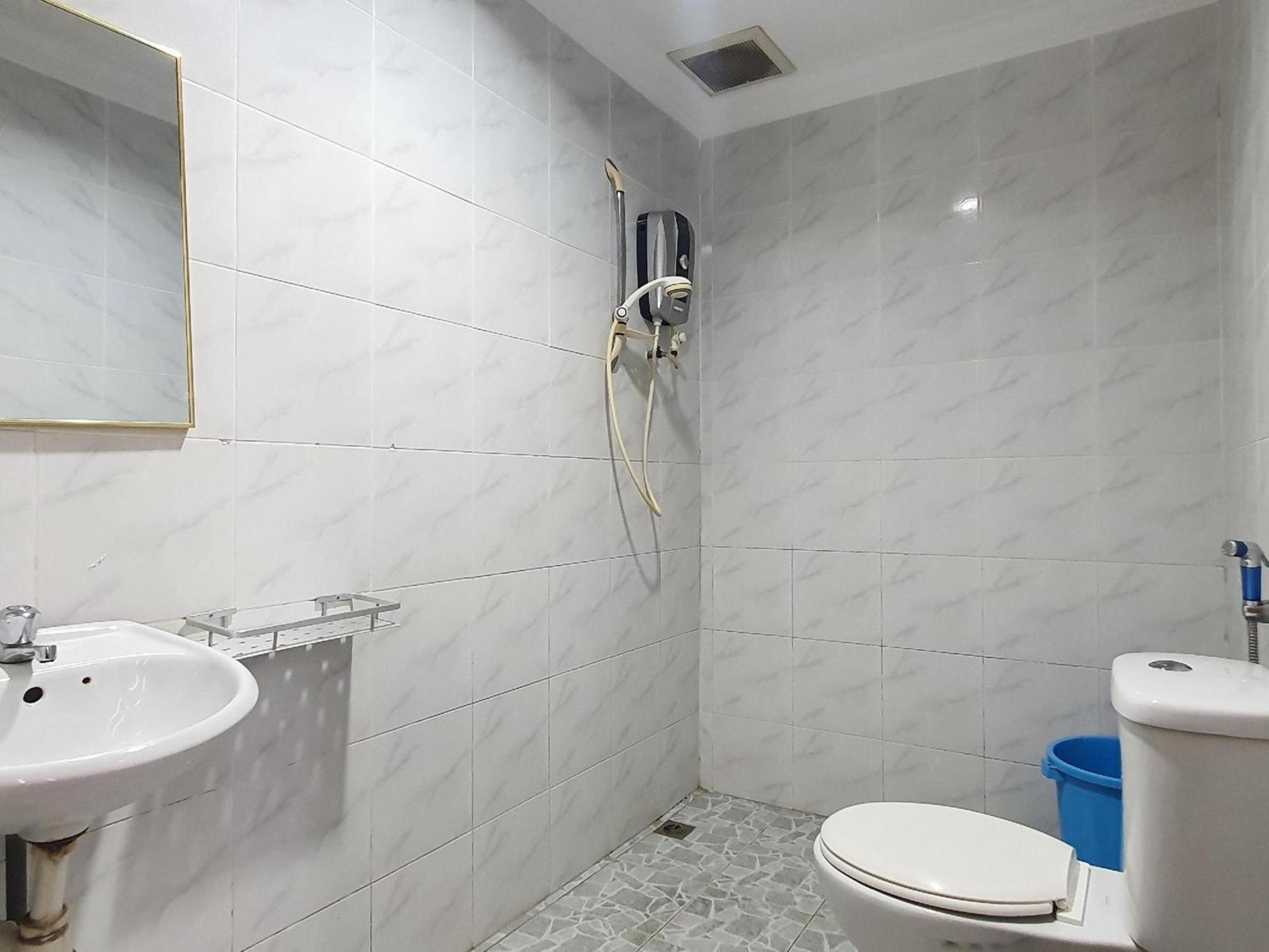 Oyo 90964 Melody 88 Inn Мири Экстерьер фото